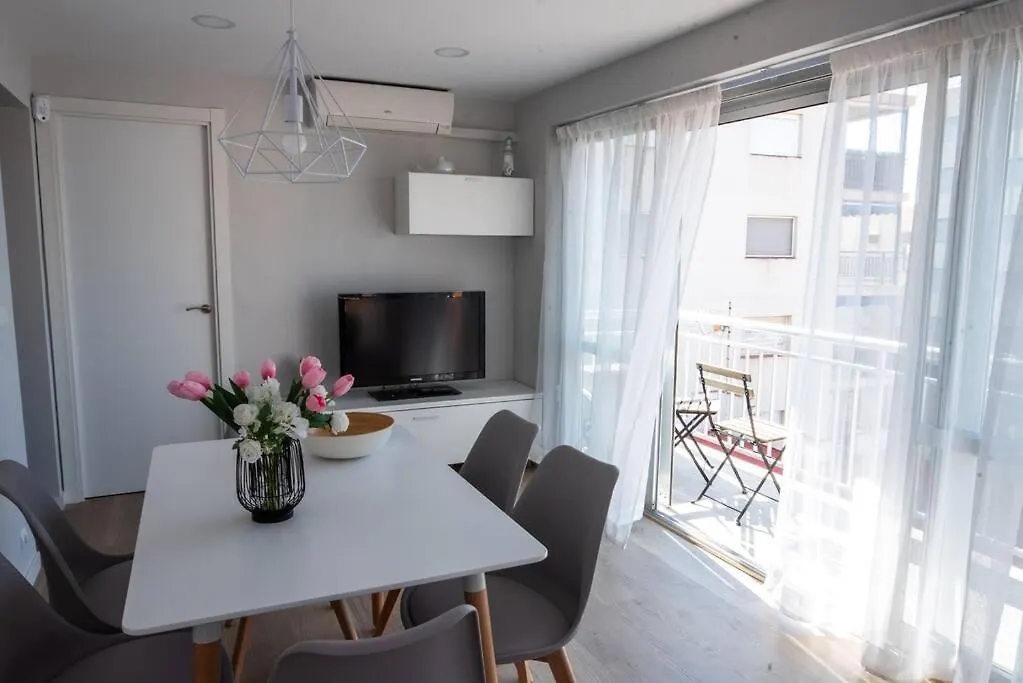 Seaside Views Apartment In Salou Hiszpania