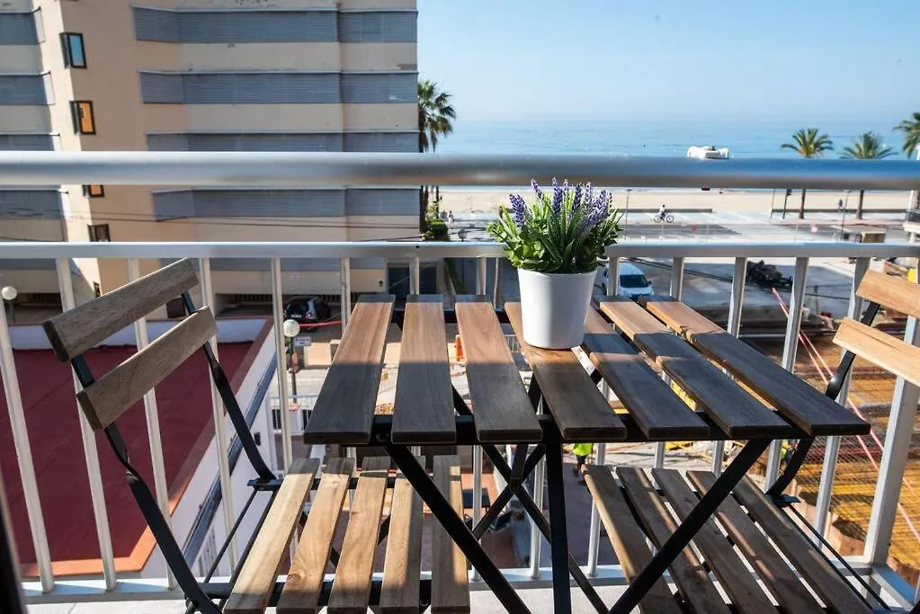 Seaside Views Apartment In Salou